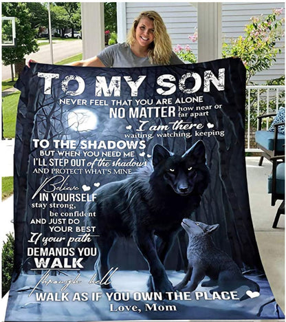 Your Son Will Never Feel Lonely, No Matter How Far I Am: A Heartfelt Message Embedded in the Blanket"