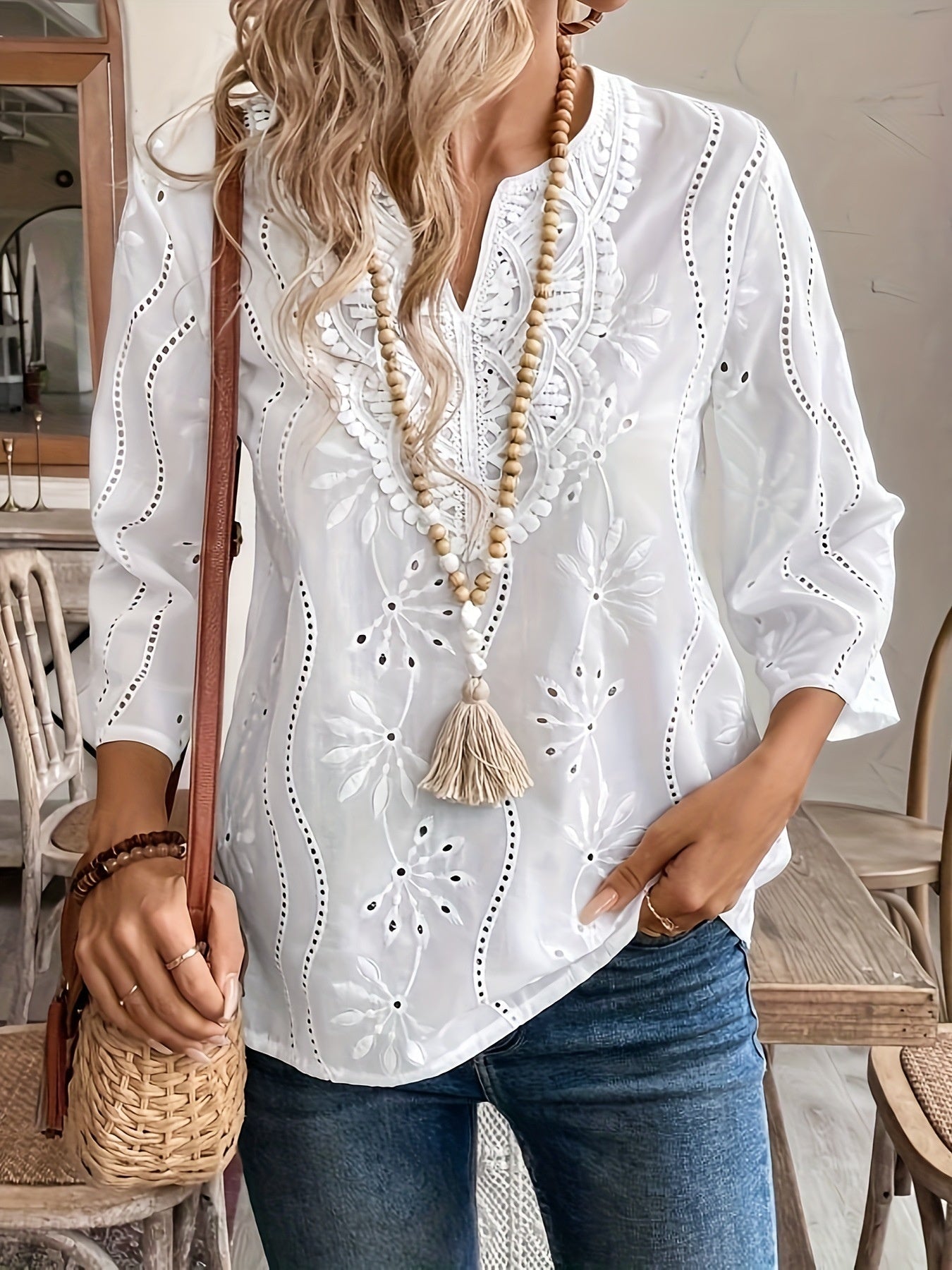 Loose V-neck Temperament Commute Embroidered Bell Sleeve Lace Top ETYN