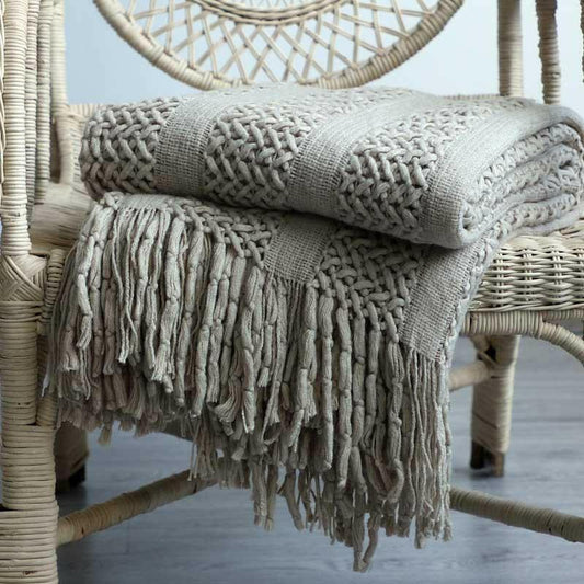 Bed and Breakfast Decoration Set: Blanket and Bed End Towel Ensemble