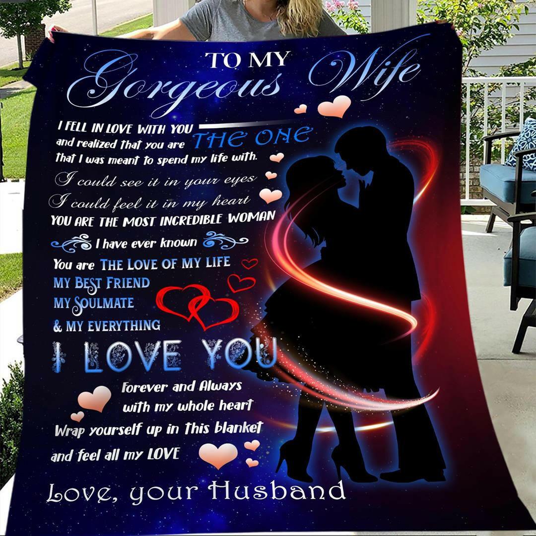 Embrace the Beauty: One-Sided Flanged Blanket - A Perfect Gift for Your Beloved Wife