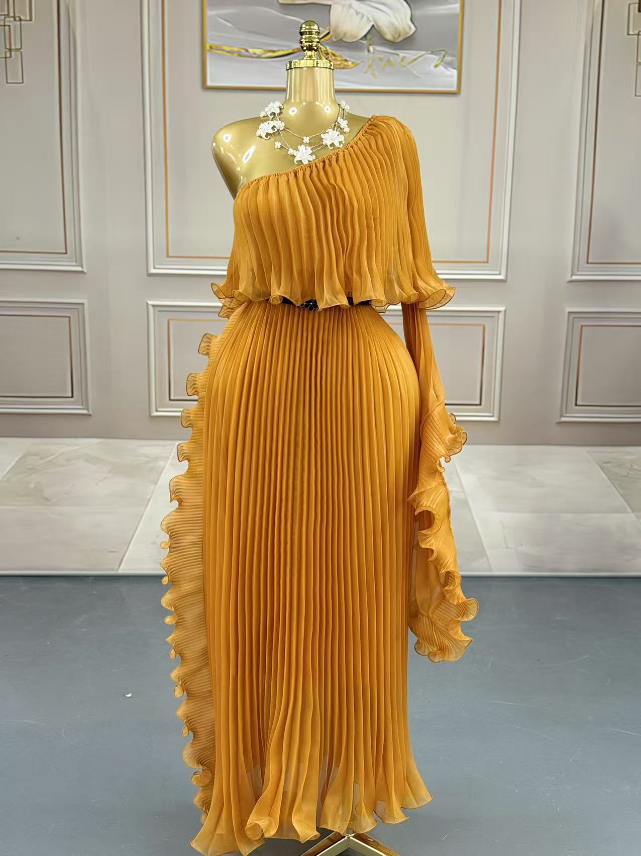 Fashionable One-Shoulder Elegant Evening Dress