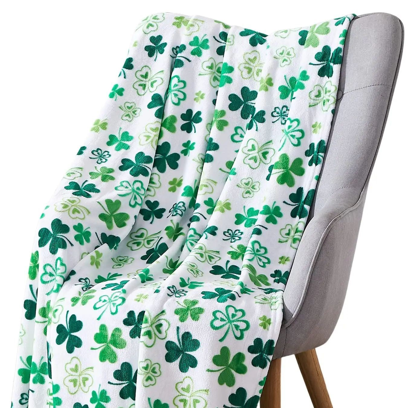 Clover Design Flannel Blanket: Versatile for Sofa Decoration or Bed Use