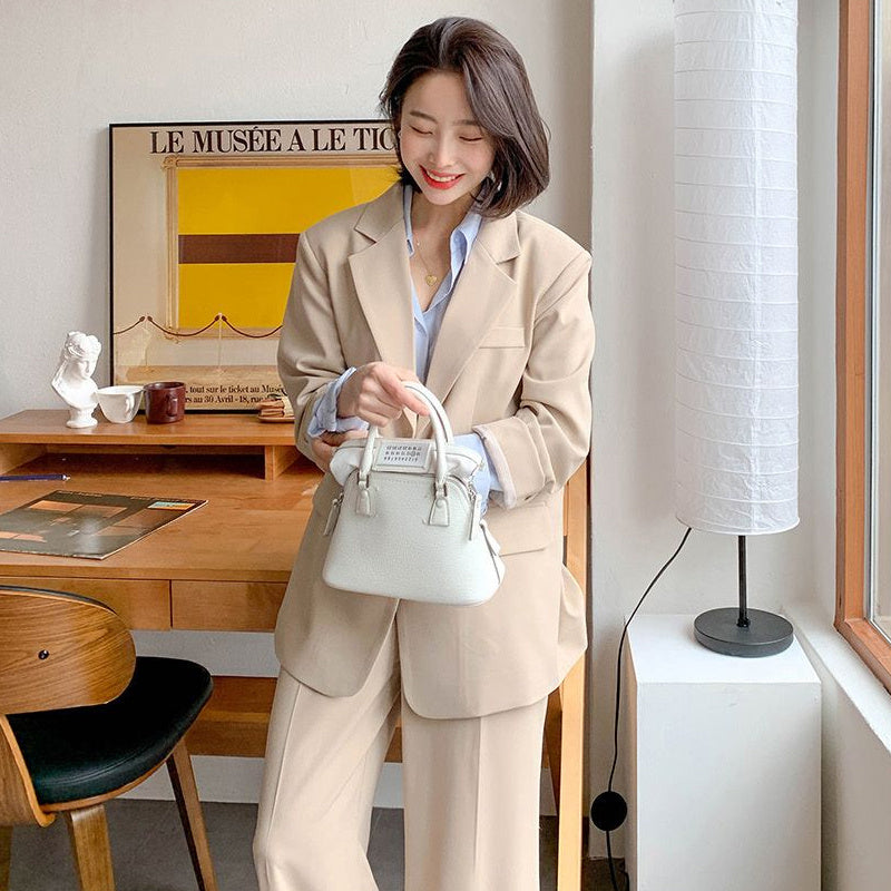 Female casual suit pants suit