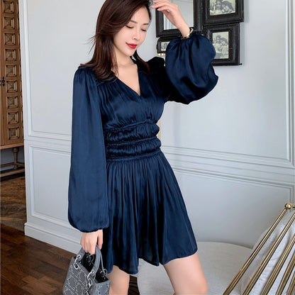V-neck Waist-controlled Slimming Pleated Long Sleeve Dress