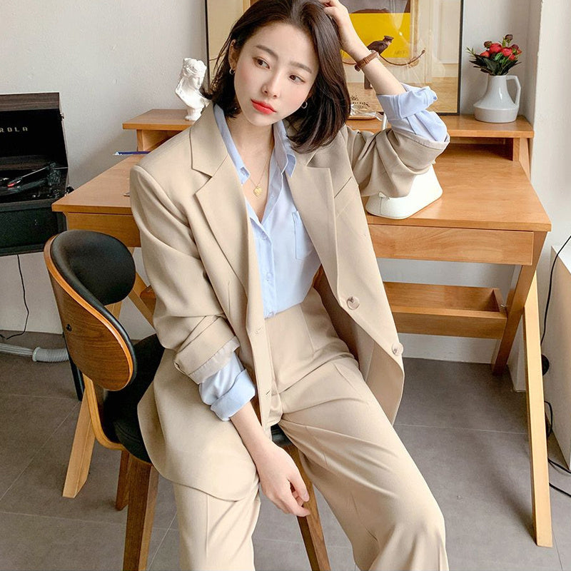 Female casual suit pants suit