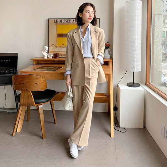 Female casual suit pants suit