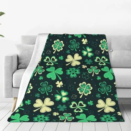 Clover Design Flannel Blanket: Versatile for Sofa Decoration or Bed Use