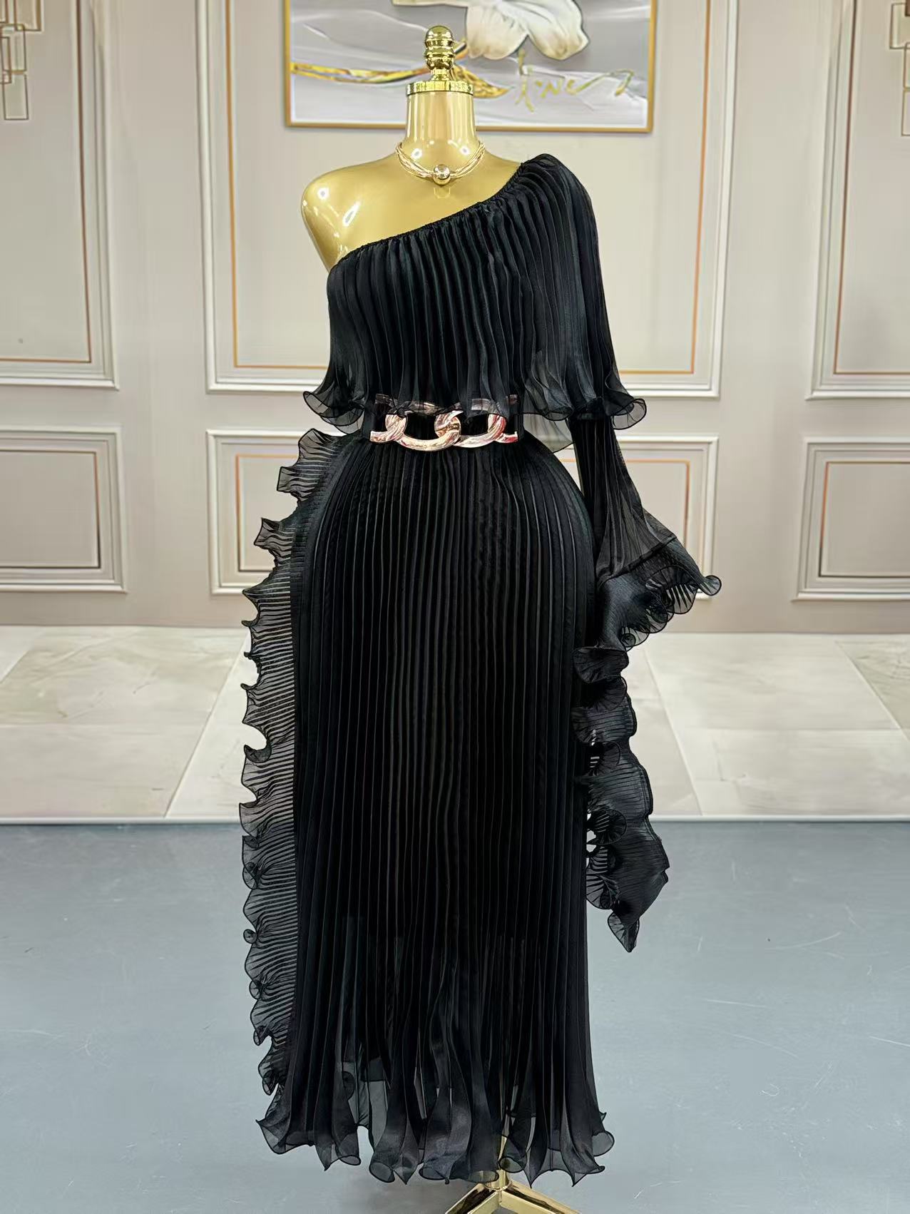 Fashionable One-Shoulder Elegant Evening Dress