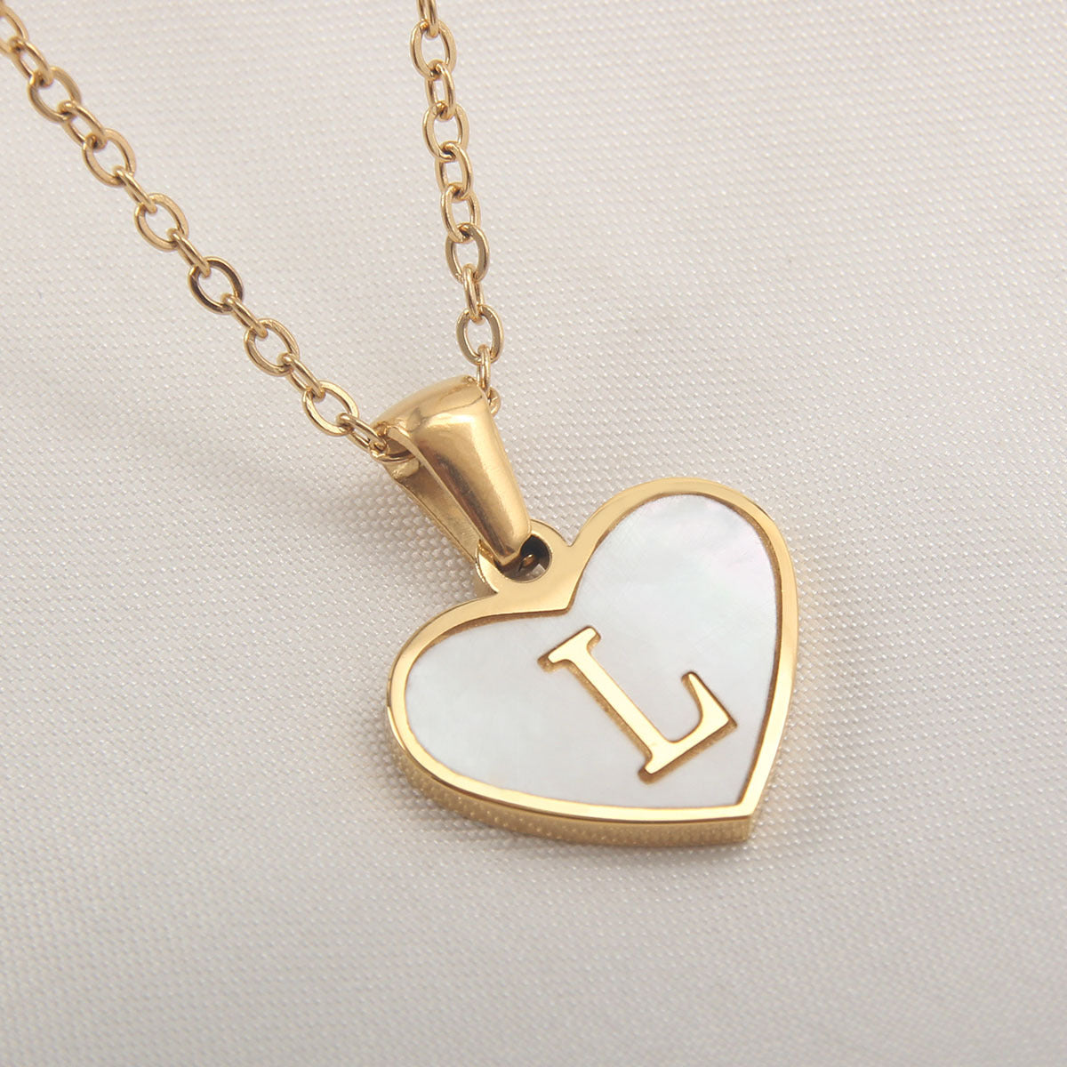 26 Letter Heart-shaped Necklace White Shell Love Clavicle Chain Fashion Personalized Necklace For Women Jewelry Valentine's Day - myETYN