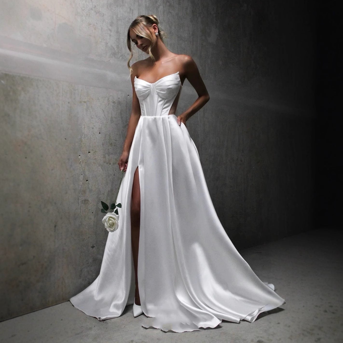 White Satin Slit Pocket Bandage Wedding Dress