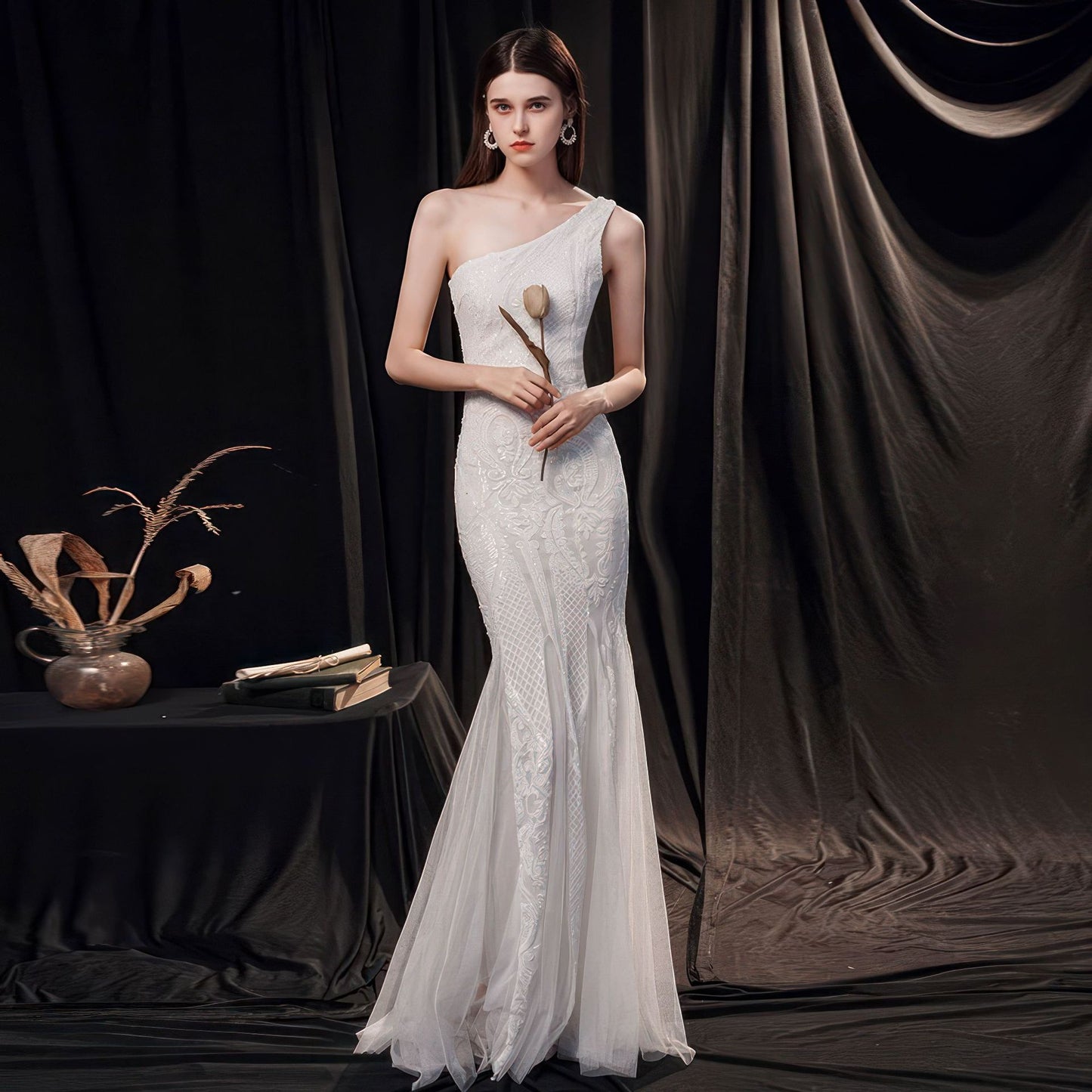 Luxury Sleeveless Fishtail Evening Gown for Socialite & Dinner Parties
