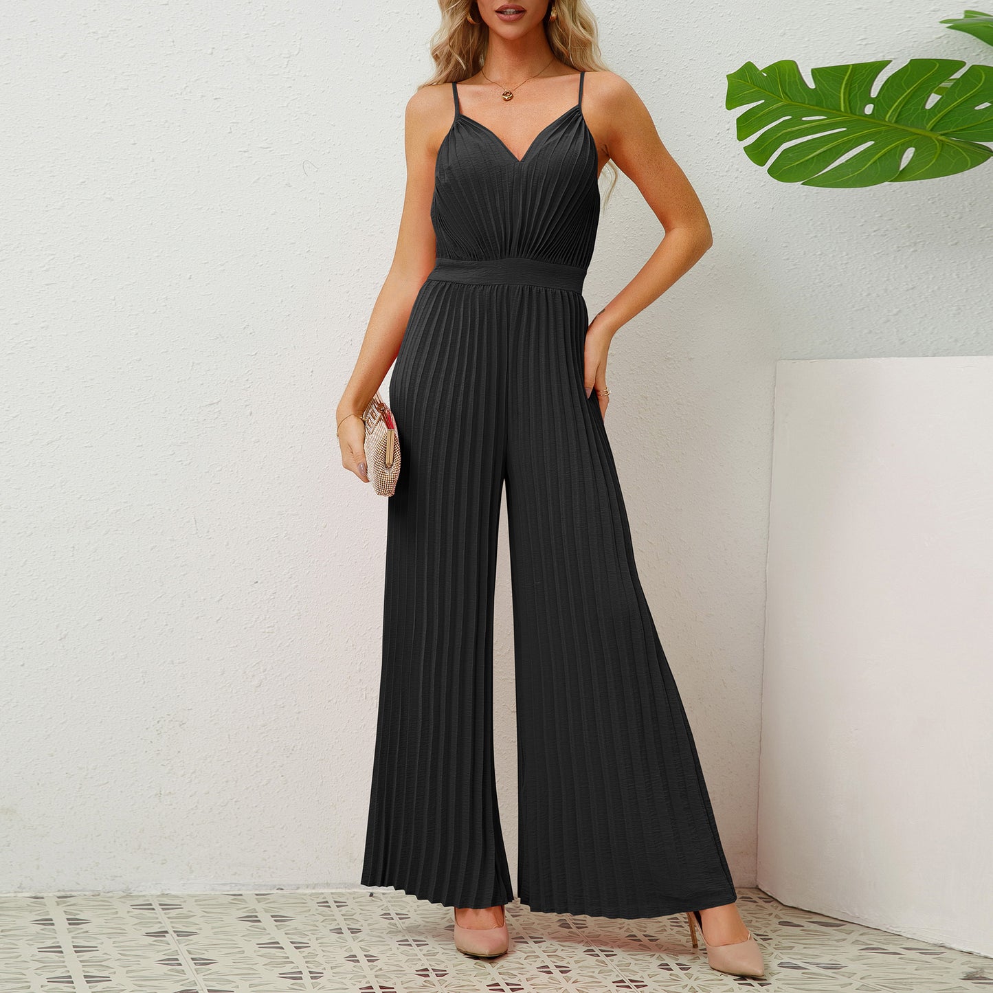 Women Wear Popular V Neck Strap Pleated Jumpsuit