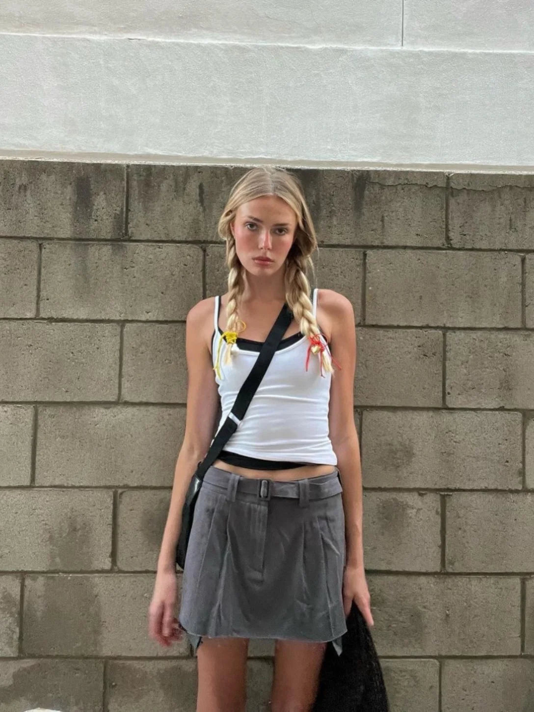 Women’s Seamless Yoga Tank Top – Slim Fit Elastic Fitness Camisole with Built-in Sports Bra