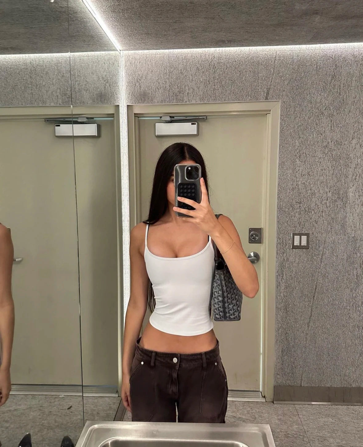 Women’s Seamless Yoga Tank Top – Slim Fit Elastic Fitness Camisole with Built-in Sports Bra