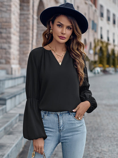 Solid Color And V-neck Loose Casual Women's Top myETYN