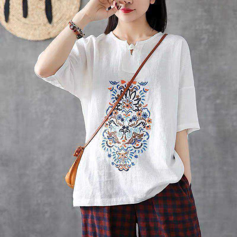 Women's Fashionable Retro Embroidered Chinese Knot Button V-neck Short-sleeved Top myETYN