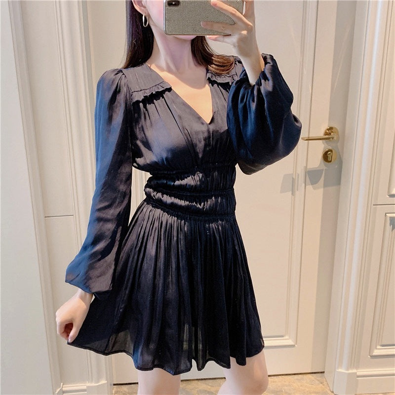 V-neck Waist-controlled Slimming Pleated Long Sleeve Dress