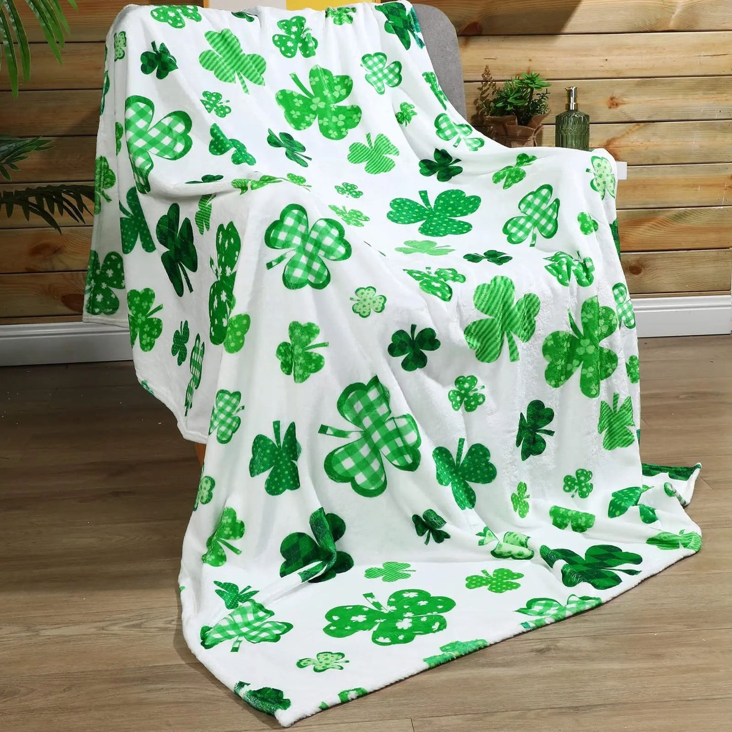 Clover Design Flannel Blanket: Versatile for Sofa Decoration or Bed Use