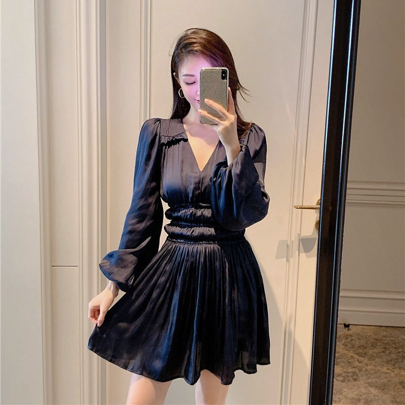 V-neck Waist-controlled Slimming Pleated Long Sleeve Dress
