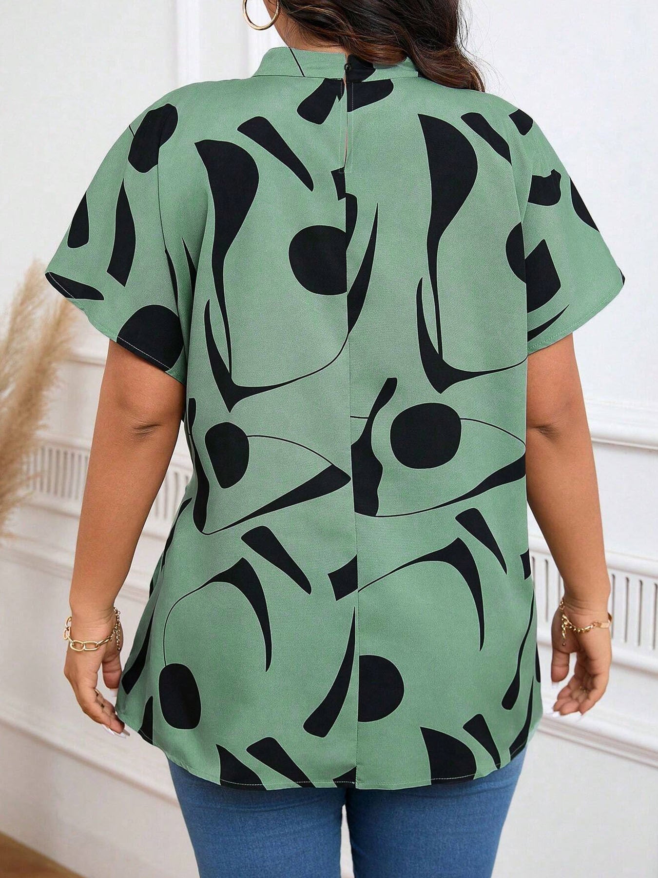 Plus-size Irregular Print Blouse For Women - Elegant Short-sleeve Work Top For Summer