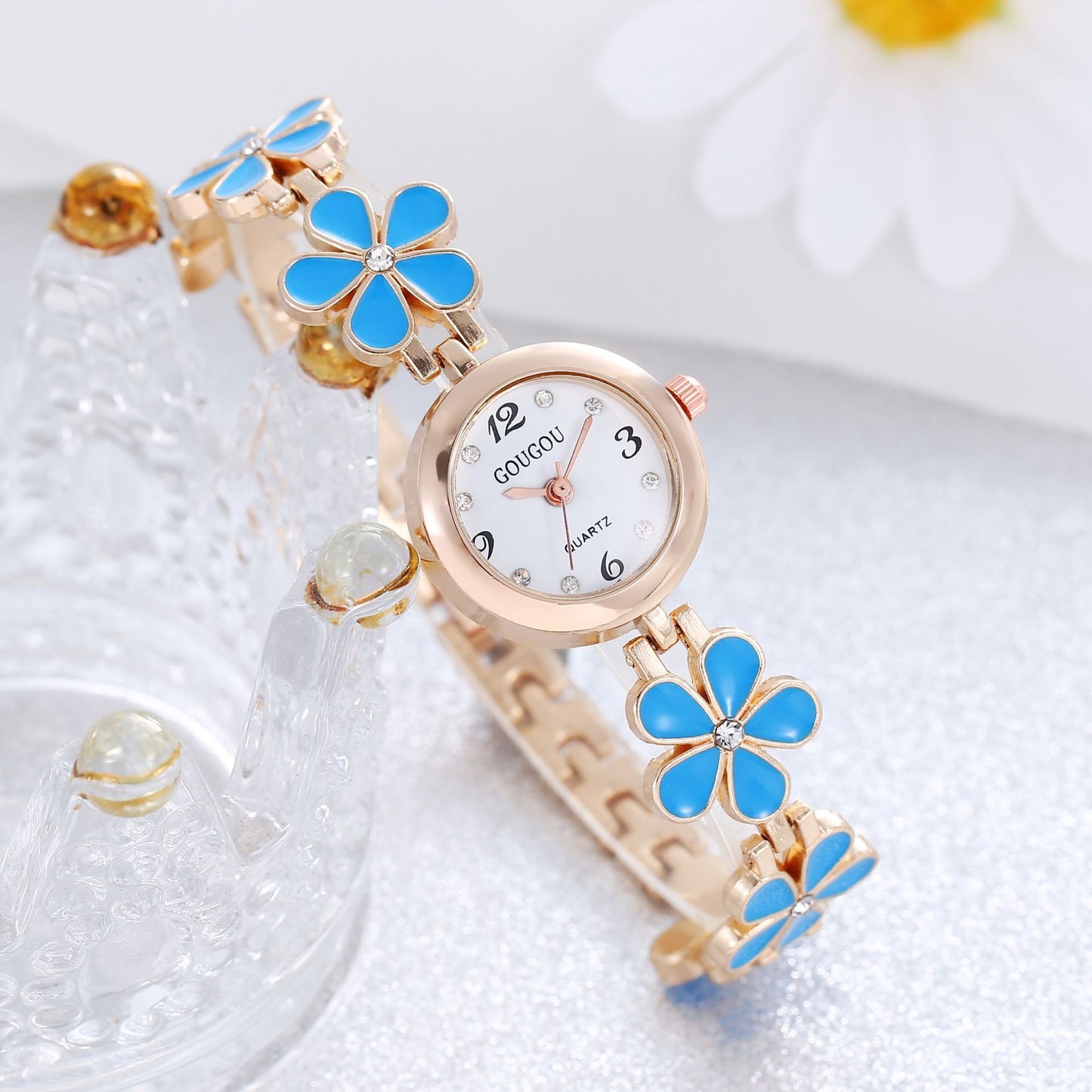 Ladies Petal Patterned Quartz Watch Bracelet Set